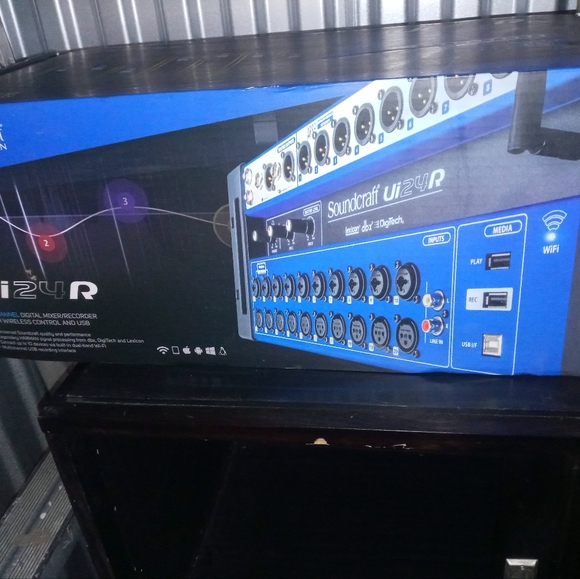 ATEM Mini - Picture 2 of 3